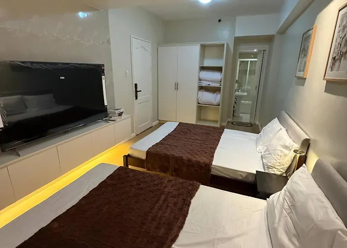 The Luxe Forbeswood Bgc * Manila